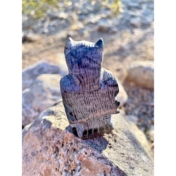 Zuni Standing Bear Fetish 2.5" x 1.25" Marble with Turquoise Eyes Hand Carved - Picture 3 of 8